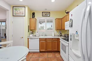 19113 N Hunters Run, Surprise, AZ 85387 - Photo 9