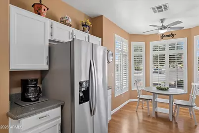 10259 W Mohawk Lane, Peoria, AZ 85382 - Photo 7