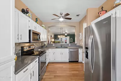 10259 W Mohawk Lane, Peoria, AZ 85382 - Photo 25