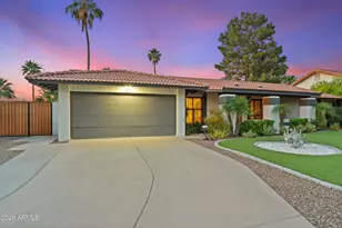 802 E Forest Hills Dr, Phoenix, AZ 85022 - Photo 97