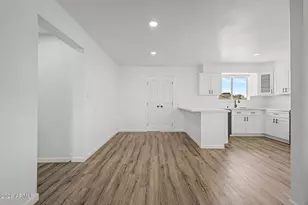 913 W St John Rd, Phoenix, AZ 85023 - Photo 11