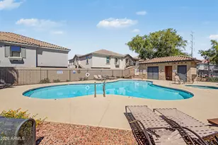 2965 E Dunbar Dr, Phoenix, AZ 85042 - Photo 37