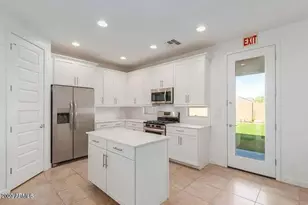 3741 S 64th Dr, Phoenix, AZ 85043 - Photo 5