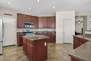 25660 N Desert Mesa Dr, Surprise, AZ 85387 - Photo 7