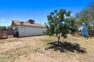 670 E Laredo St, Chandler, AZ 85225 - Photo 23