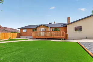 445 W Academy Ave, Colorado City, AZ 86021 - Photo 5