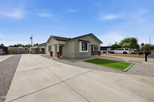 446 S Pioneer, Mesa, AZ 85204 - Photo 3