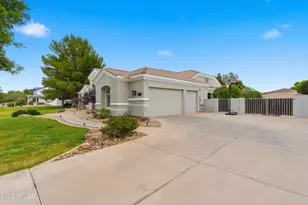2695 E Country Shadows Ct, Gilbert, AZ 85298 - Photo 35