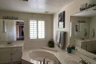 5521 E Paradise Dr, Scottsdale, AZ 85254 - Photo 21