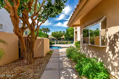 5812 W Del Lago Circle, Glendale, AZ 85308 - Photo 13