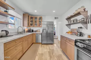 413 W Caron Street W, Phoenix, AZ 85021 - Photo 9