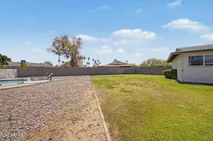 1882 E Loma Vista Dr, Tempe, AZ 85282 - Photo 23