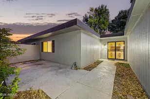 10345 W Garnette Dr, Sun City, AZ 85373 - Photo 3