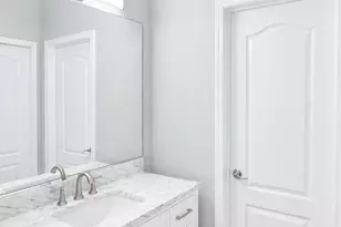 856 S Colonial Dr, Gilbert, AZ 85296 - Photo 17
