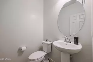 7424 S 32nd Dr, Phoenix, AZ 85041 - Photo 7