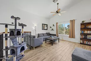 3729 E Taro Ln, Phoenix, AZ 85050 - Photo 11