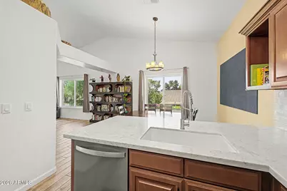 3729 E Taro Lane, Phoenix, AZ 85050 - Photo 11