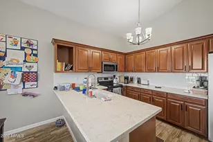 3729 E Taro Ln, Phoenix, AZ 85050 - Photo 17
