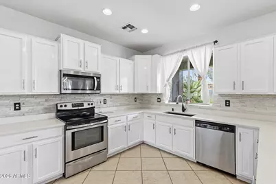 43266 W Lindgren Drive, Maricopa, AZ 85138 - Photo 15