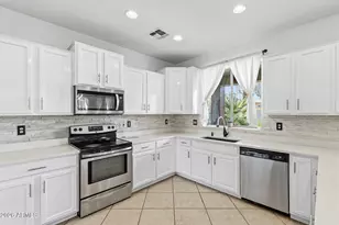 43266 W Lindgren Dr, Maricopa, AZ 85138 - Photo 15