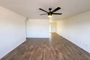 3339 W Country Gables Dr, Phoenix, AZ 85053 - Photo 3