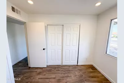 3339 W Country Gables Drive, Phoenix, AZ 85053 - Photo 11