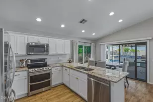 9242 W St John Rd, Peoria, AZ 85382 - Photo 3