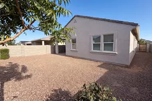 18616 W Desert Holw Dr, Wittmann, AZ 85361 - Photo 7