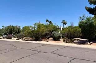 2425 S Newberry Rd, Tempe, AZ 85282 - Photo 3