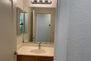 6831 S 33rd Dr, Phoenix, AZ 85041 - Photo 9