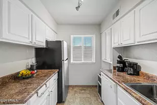7141 N 16th St, Phoenix, AZ 85020 - Photo 11