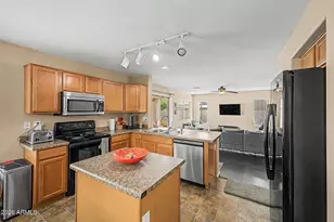2409 W Silver Sage Ln, Phoenix, AZ 85085 - Photo 15