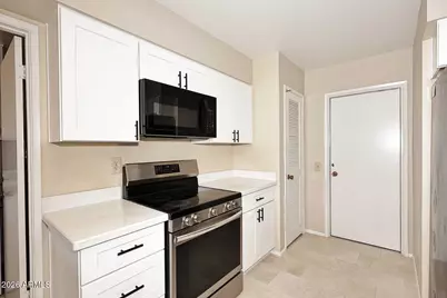 10010 W Sandstone Drive, Sun City, AZ 85351 - Photo 13