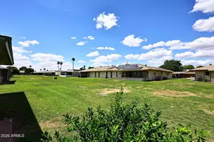 10010 W Sandstone Dr, Sun City, AZ 85351 - Photo 25