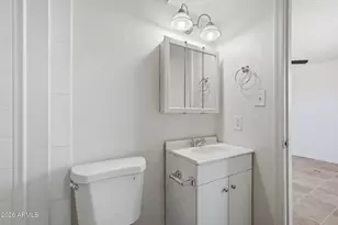 6452 W Thomas Rd, Phoenix, AZ 85033 - Photo 23
