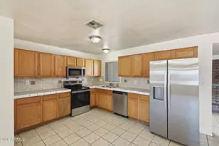 6452 W Thomas Rd, Phoenix, AZ 85033 - Photo 9