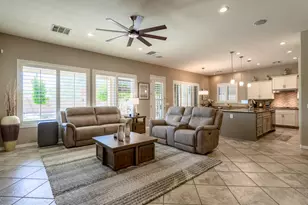 1719 W Aloe Vera Dr, Phoenix, AZ 85085 - Photo 3