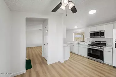 16040 N 66th Avenue, Glendale, AZ 85306 - Photo 11
