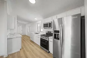 16040 N 66th Ave, Glendale, AZ 85306 - Photo 9