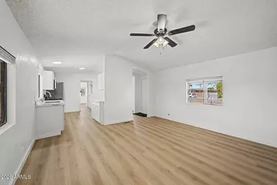 16040 N 66th Avenue, Glendale, AZ 85306 - Photo 7
