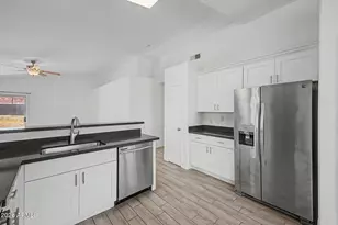 737 N Layton, Mesa, AZ 85207 - Photo 9