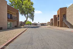 3810 N Maryvale Pkwy, Phoenix, AZ 85031 - Photo 27