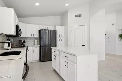 43520 W Sunland Drive, Maricopa, AZ 85138 - Photo 11