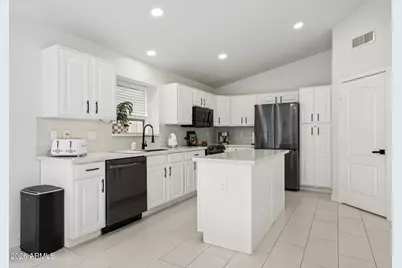 43520 W Sunland Drive, Maricopa, AZ 85138 - Photo 9