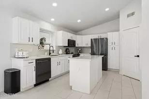 43520 W Sunland Dr, Maricopa, AZ 85138 - Photo 9