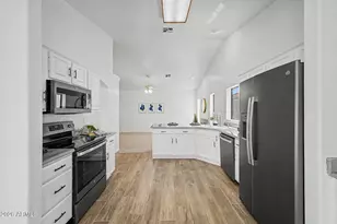 1340 N Diane Cir, Mesa, AZ 85203 - Photo 9