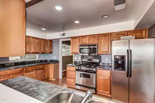 2445 N 38th St, Phoenix, AZ 85008 - Photo 11