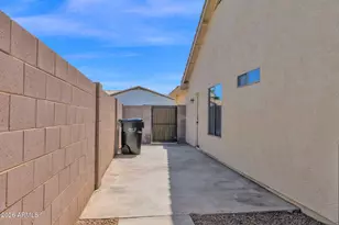 502 N Falcon Dr, Gilbert, AZ 85234 - Photo 33