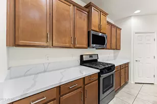2428 W Branham Ln, Phoenix, AZ 85041 - Photo 9