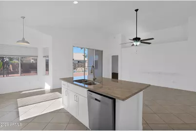 1011 W Kelton Lane, Phoenix, AZ 85023 - Photo 9